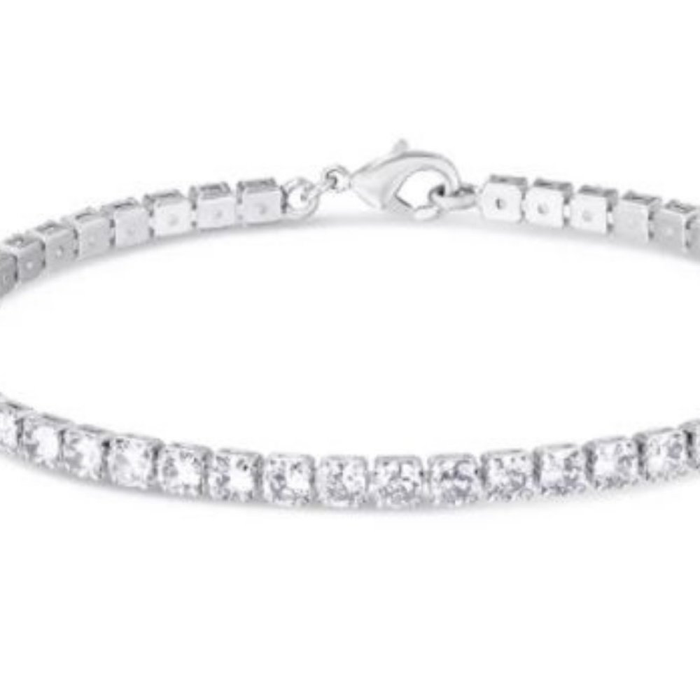 NEW Macy's White Cubic Zirconia Tennis Bracelet - Picture 3 of 6